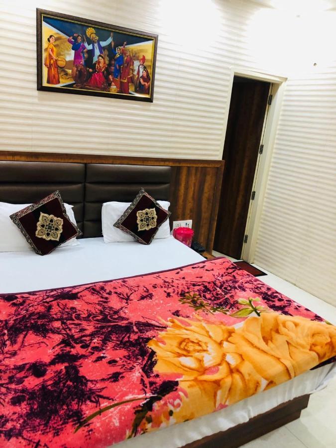 Jasneet Homestay Amritsar Esterno foto