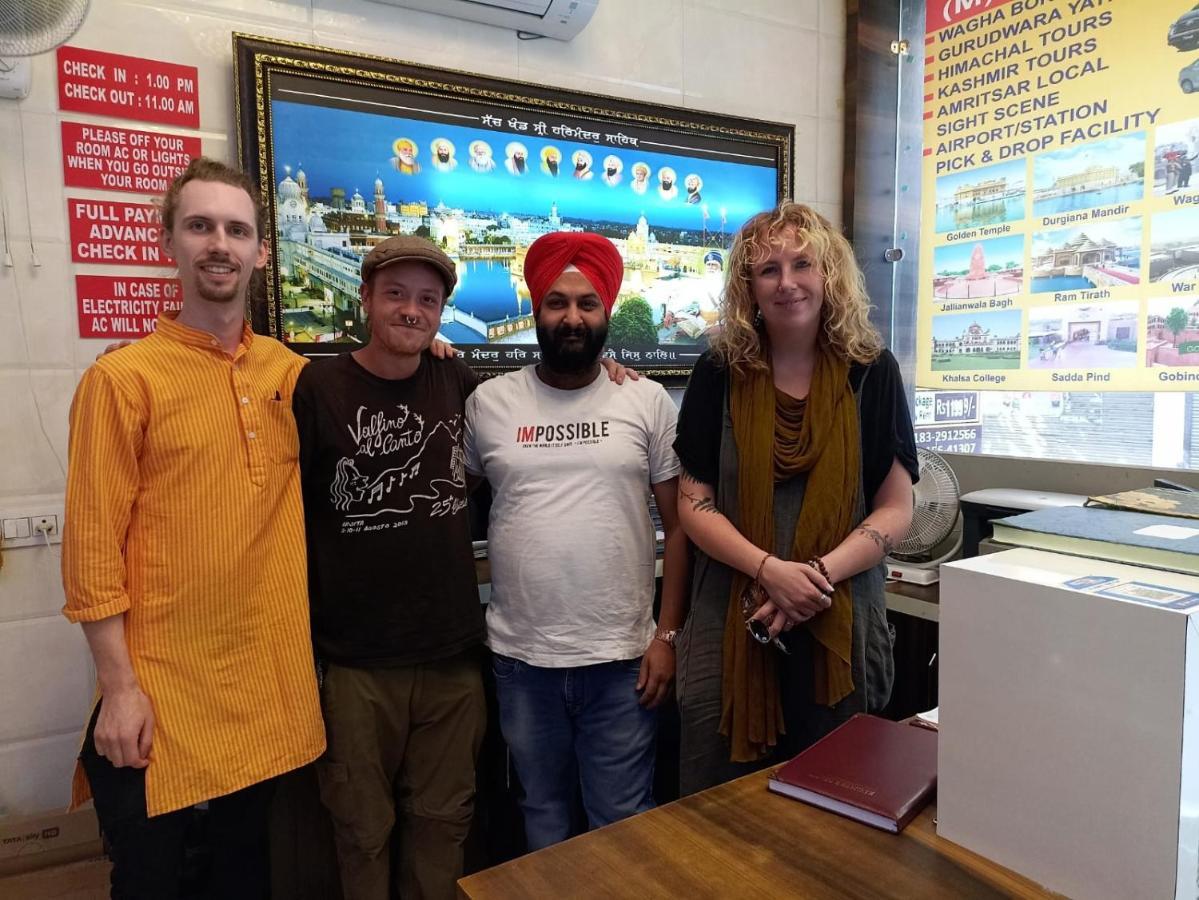Jasneet Homestay Amritsar Esterno foto
